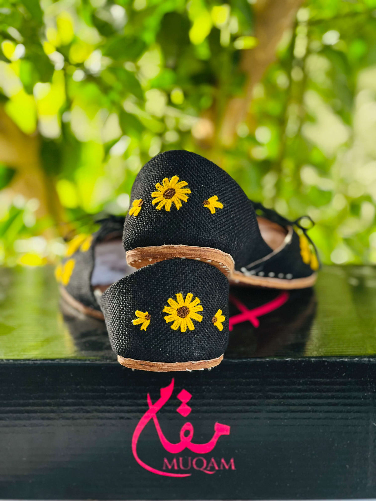 Suraj Mukhi🌻Soot Black
