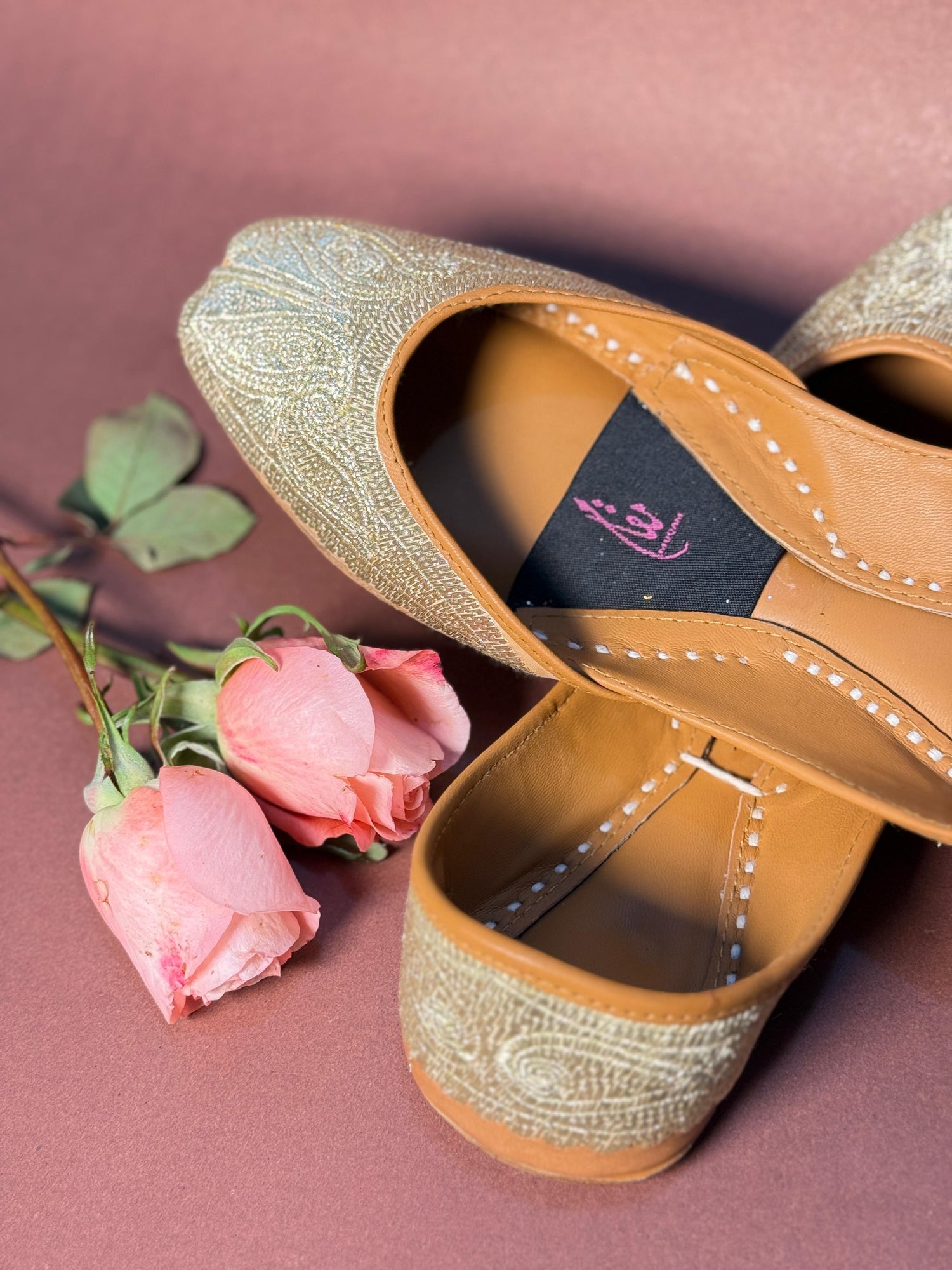 MQ/1001/B:- Golden Tilla