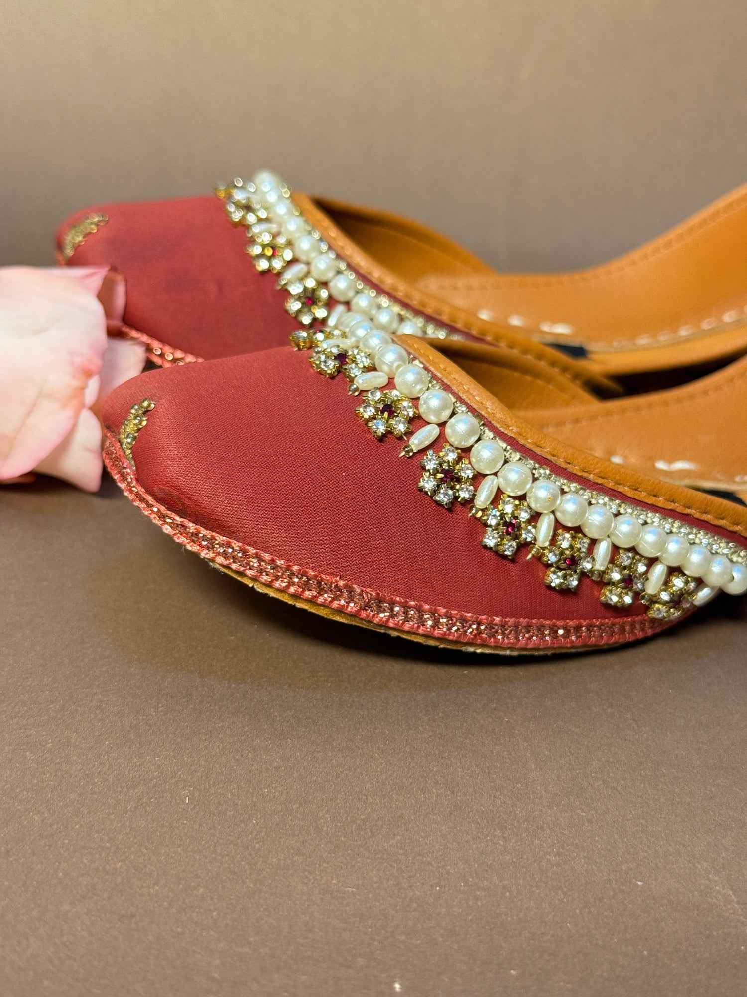 MQ/105/B:- Simple Look