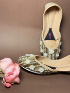 MQ/124:- Noor